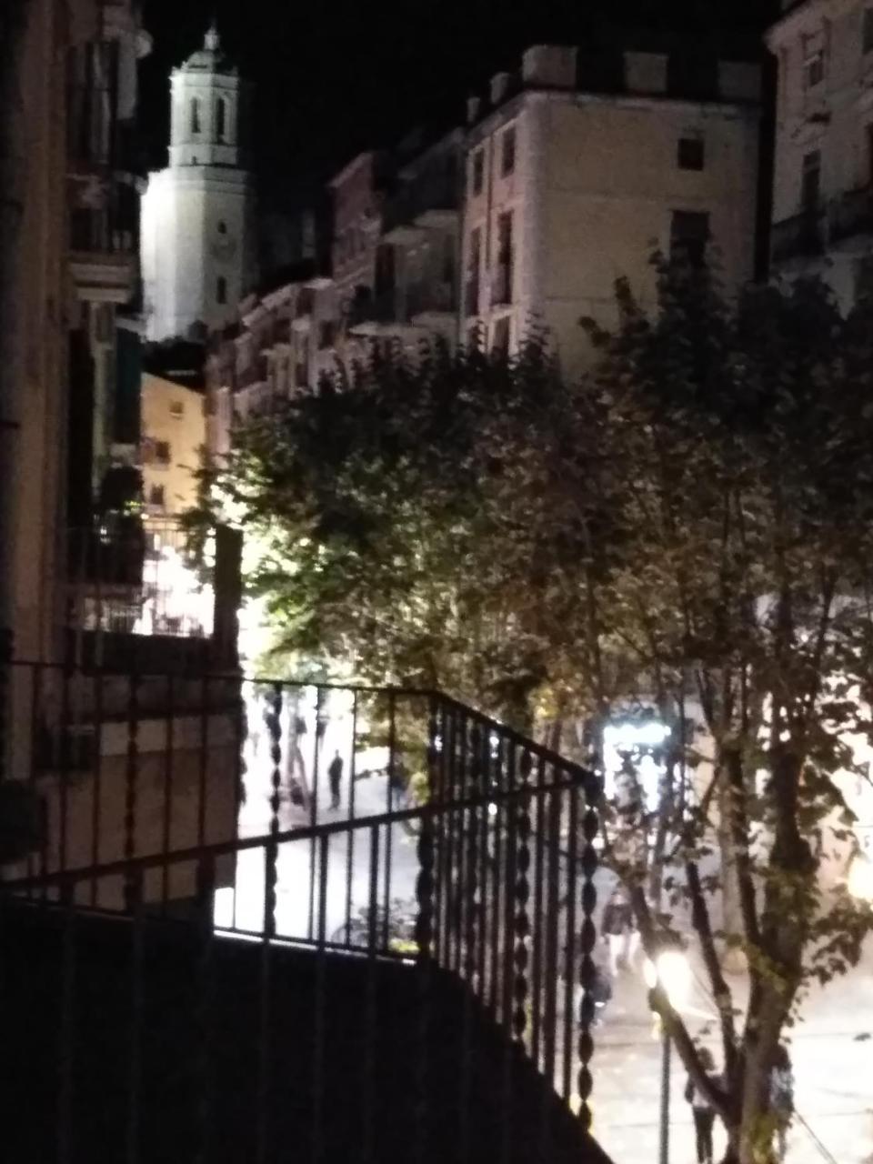 Onyar Apartments Rambla De La Llibertat 27 Girona Esterno foto